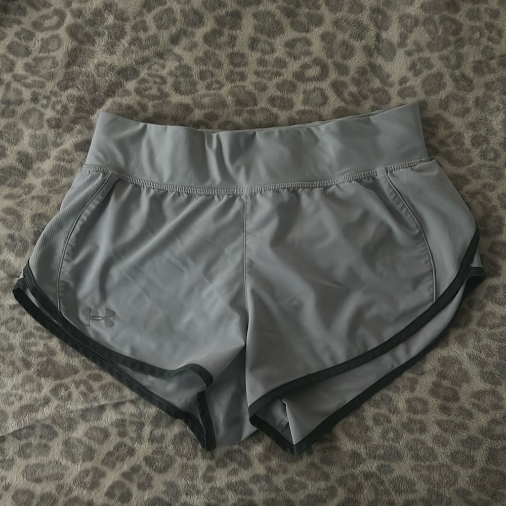 Under Armor grey shorts! 👟